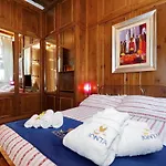 Pantheon Family Romantic Suite